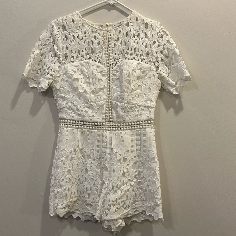 Ministry of Style. Lace romper. White. Size 6. No flaws.